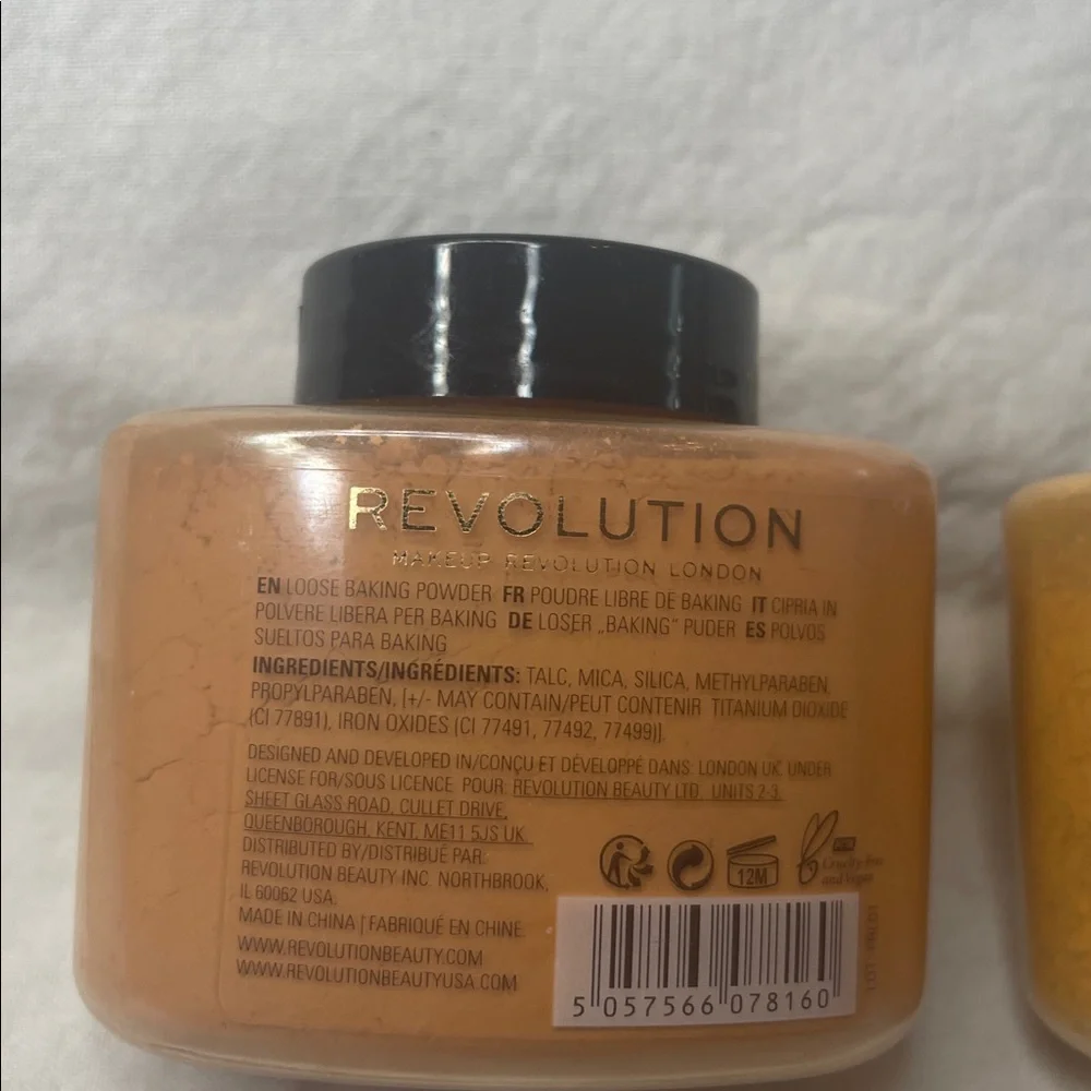 2/$20 Revolution 2 Baking Powders Peach & Terracotta Finish & Set your Look NIP